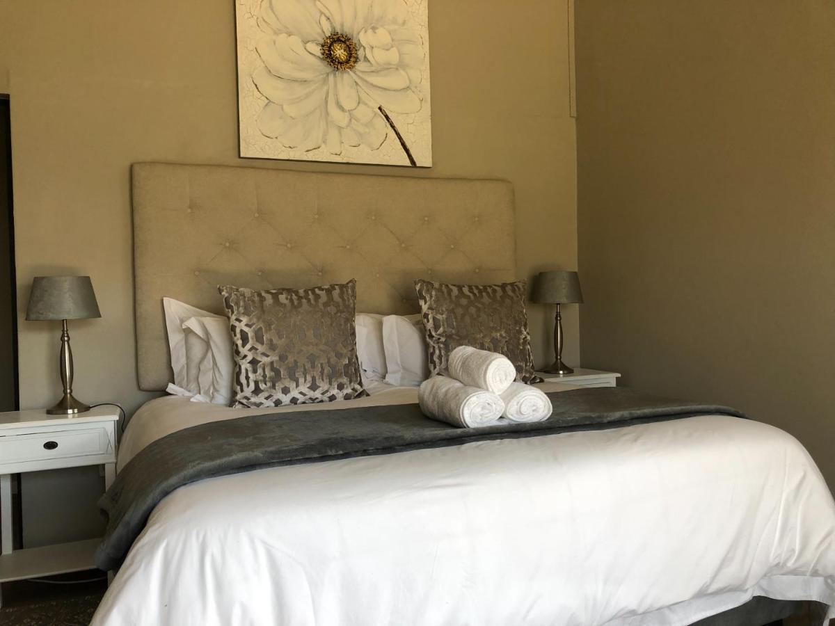 Lola'S Self Catering Accommodation Clarens Exterior photo
